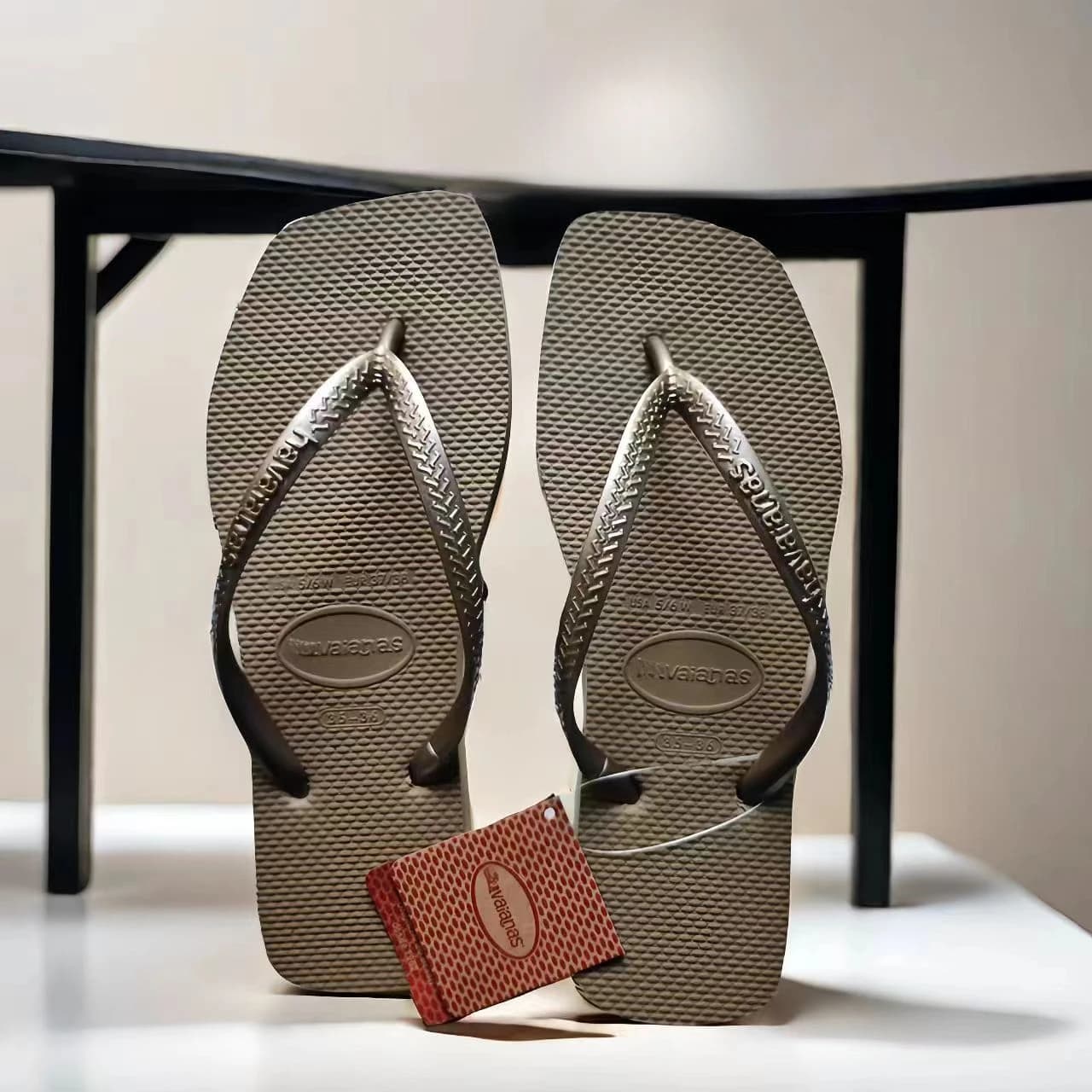 Summer 2026 New Square Toe Flip Flops Outdoor Beach Sandals Luxury Casual Beach Slippers Size 35-42 Women's Shoes