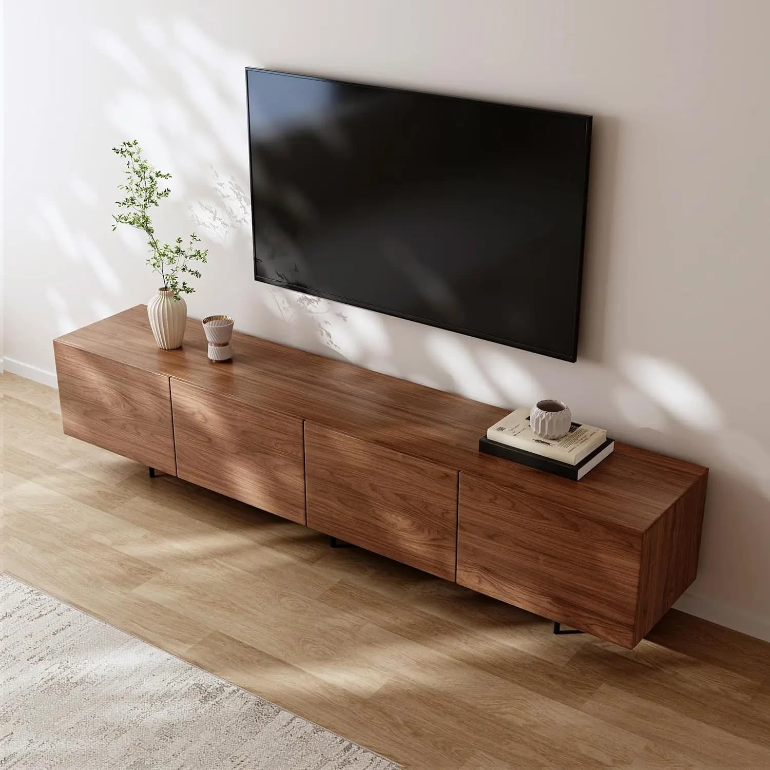 Mobile TV in Noce da 220 cm con 4 Ante, Vano Contenitore Nascosto, Gestione Cavi, Gambe in Metallo, per Soggiorno, Personalizzabile