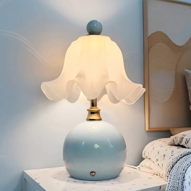 Creative senior sense light luxury desk lamp bedroom 2026 bedside table master bedroom birthday gift atmosphere