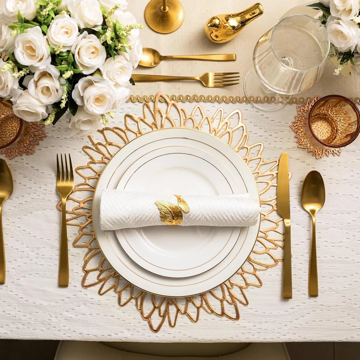 10 PCS Gold Placemats Set of Table Mats Gold Charger Plates Place Mats & 8 Pcs Coasters Wipeable Modern Holiday Round Placemats for Christmas Thanksgiving Farmhouse Wedding Dining Table Setting Decor