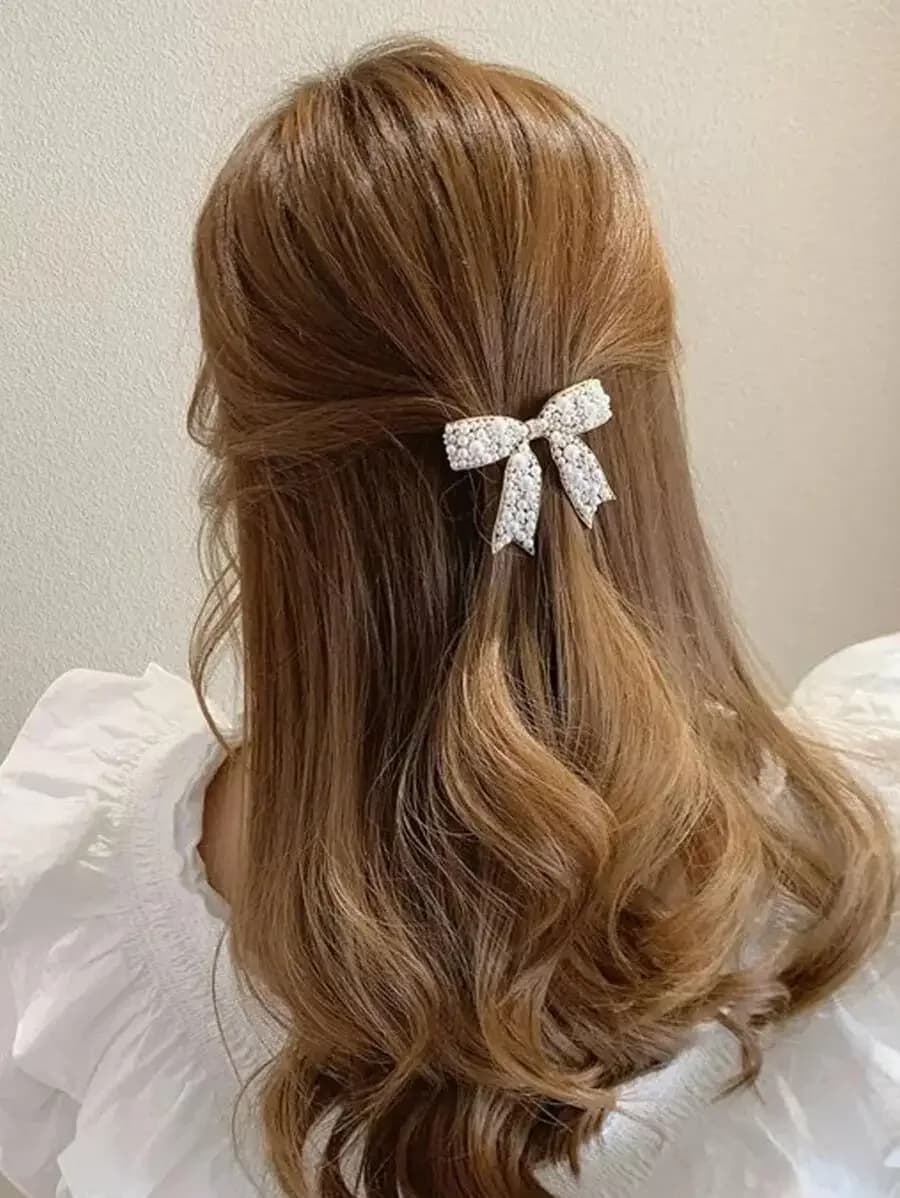 Elegante fermaglio per capelli con fiocco in finta perla per uso quotidiano da donna