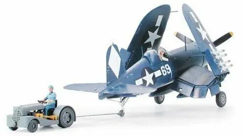 Tamiya 61085 1/48 Kit modello di aeromobile us Navy Vought F4U-1D Corsair con edificio modello Moto-Tug