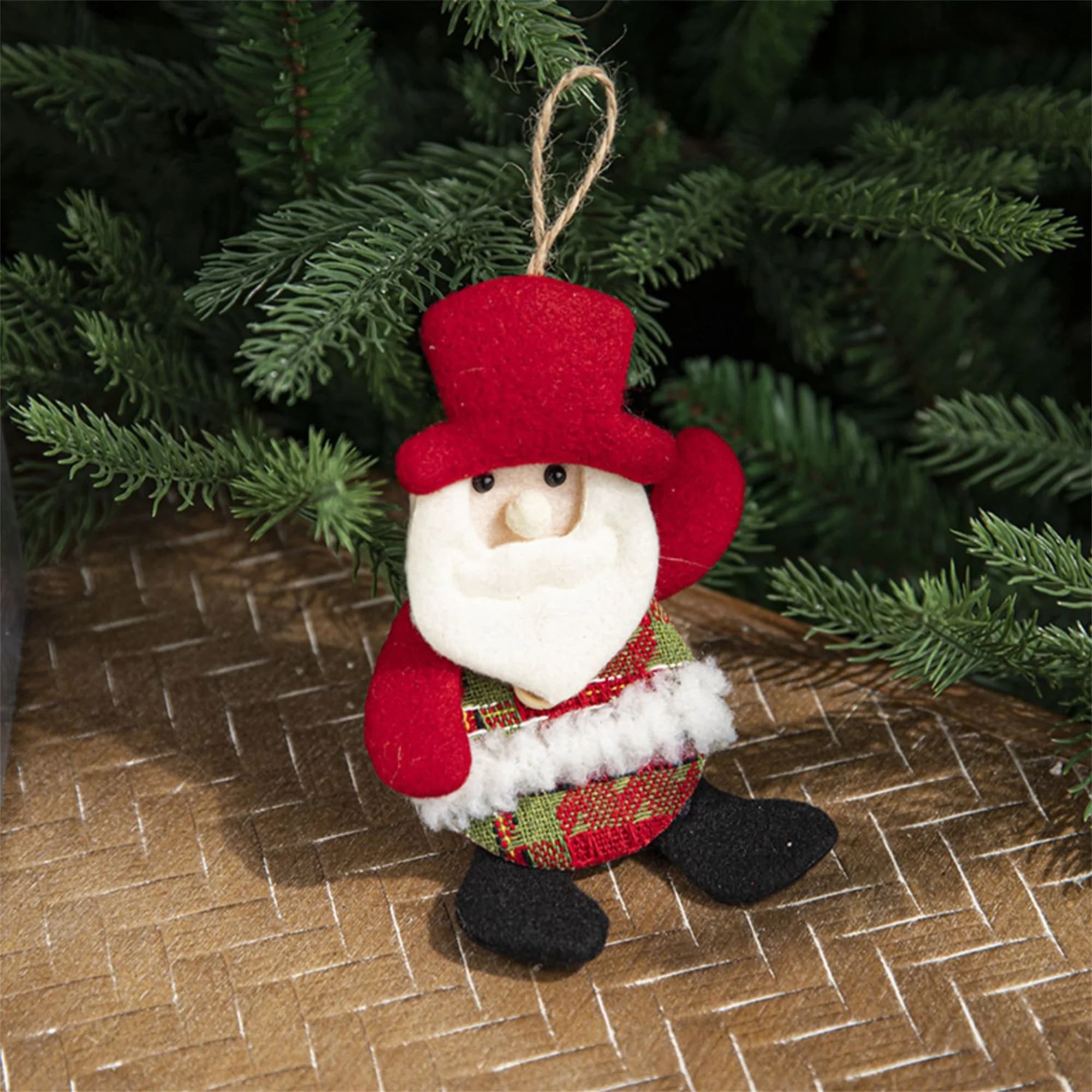 Set di decorazioni festive per le vacanze con tradizionali bambole gnomo con renne e pupazzo di neve di Babbo Natale - Ornamenti per l'albero di Natale per la casa