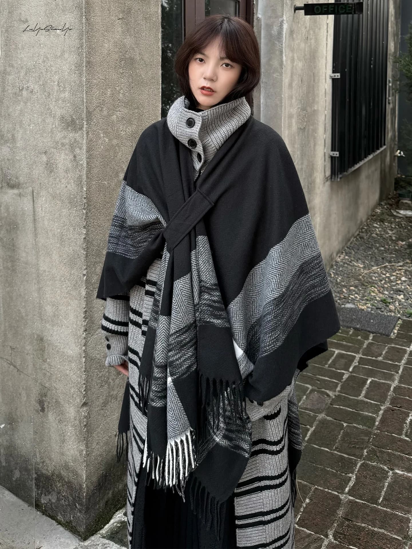Land And Mountain Island Double Color Vertical Stripe Grid Lace Tassel Shawl Outerwear Cowl Neck Warm Scarf Korean Style Wint...