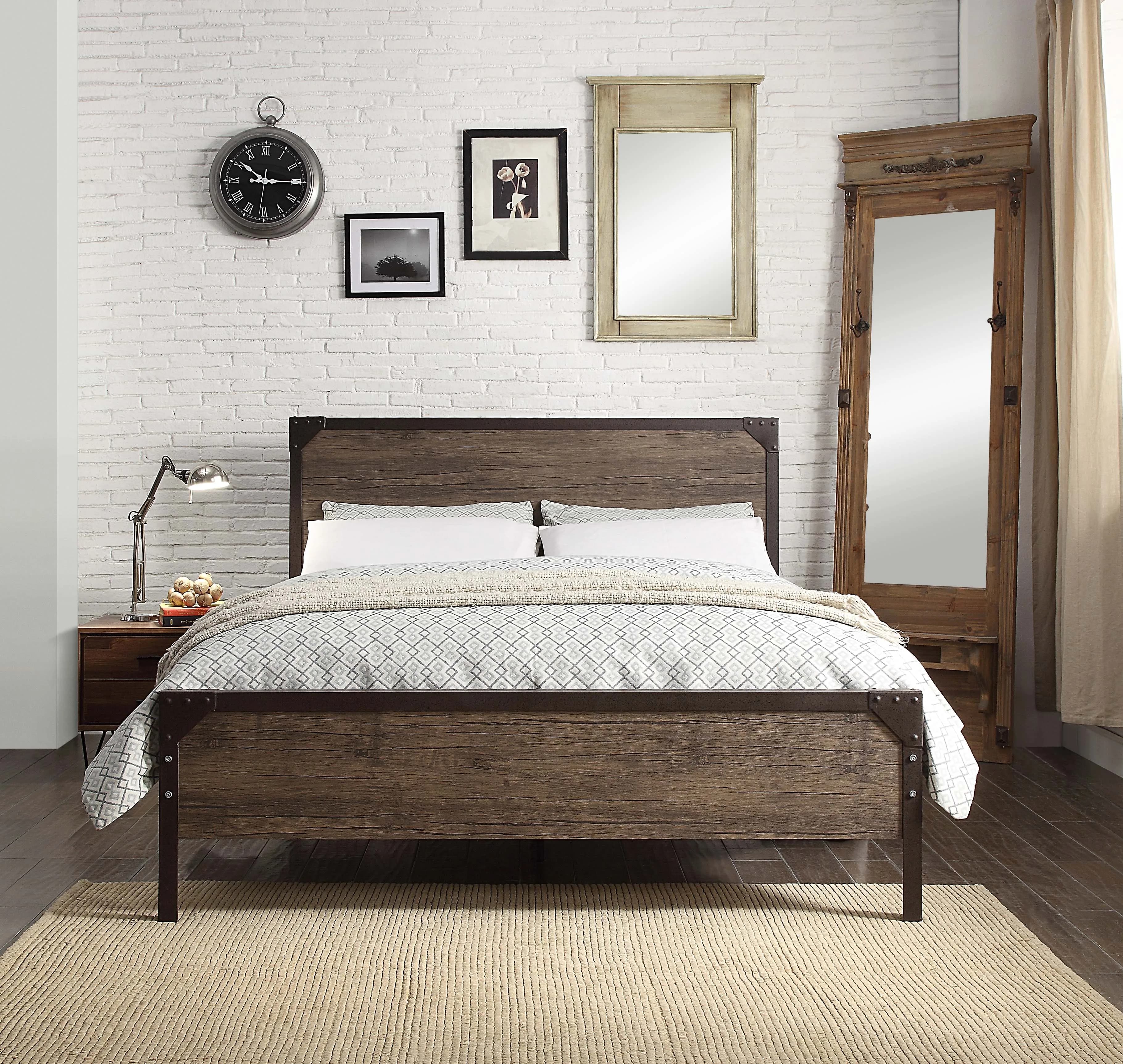 Letto Industriale in Ferro Battuto con Design Rustico e Pannello in MDF EUDR, Struttura in Legno e Metallo, Letto Antico in Ghisa!