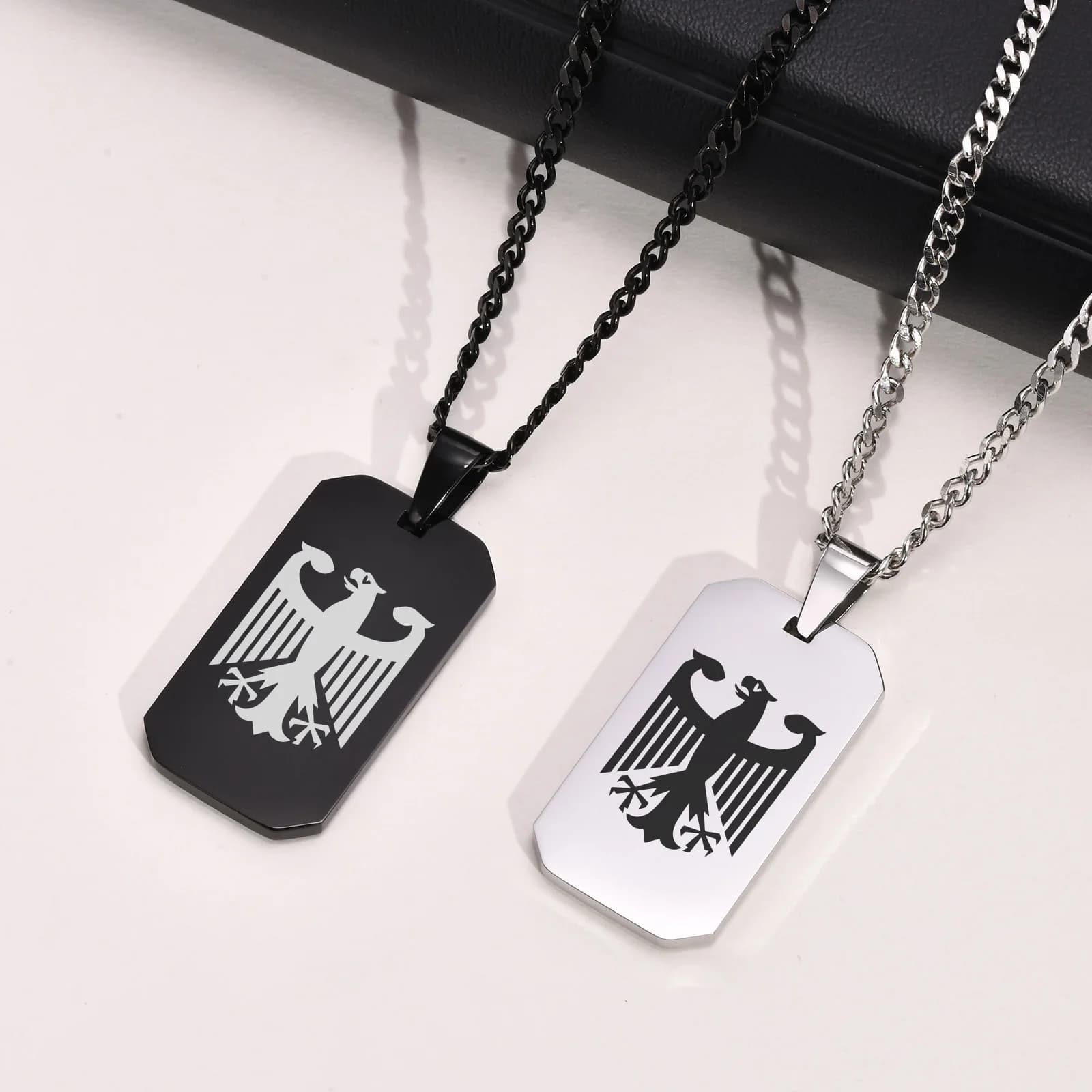 Collane quadrate con aquila tedesca per uomo, collana con ciondolo con targhetta per cani grande/piccola in acciaio inossidabile, regalo di gioielli alla moda in Germania