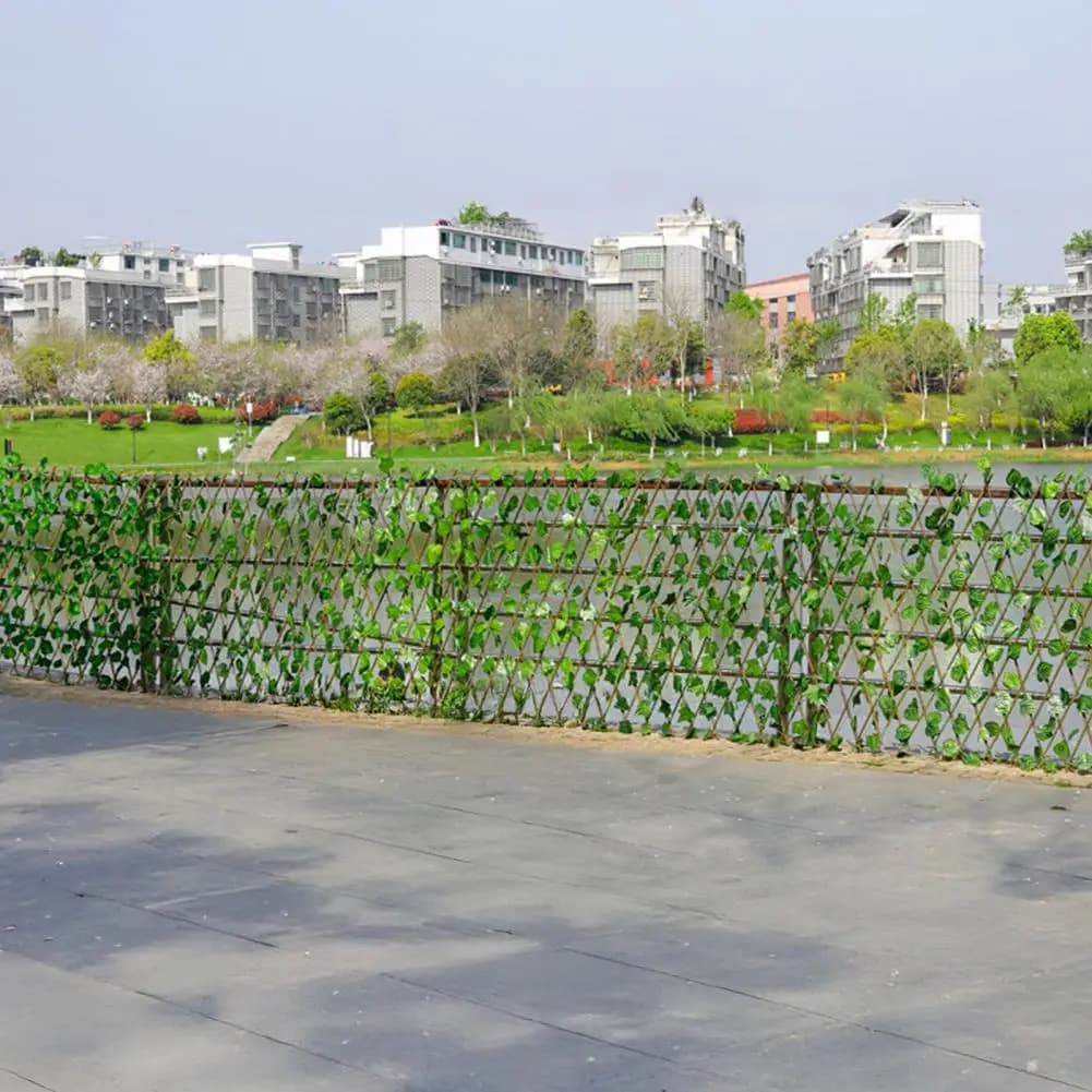 Simulated Flower Realistic Plant Decoration Fake Flowers Garden Trellis Panels Uv Resistant Privacy Fence Screening Expanding