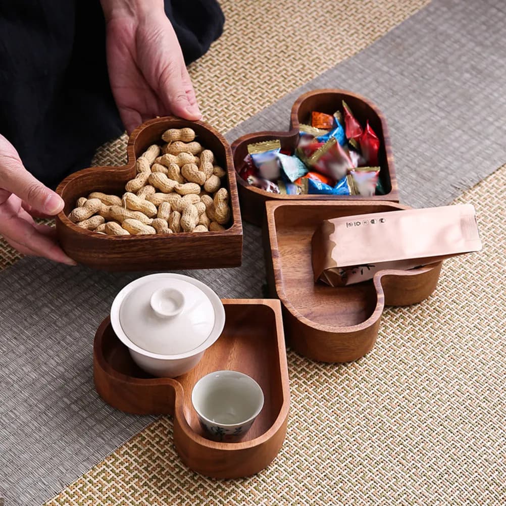 Elegante Vassoio Portaoggetti in Legno a Forma di Cuore, Vassoio Multiuso per Snack, Frutta Secca, Oggetti Decorativi, Piatto Decorativo per la Casa