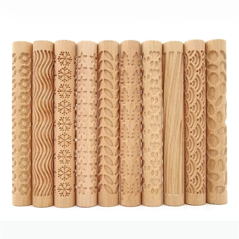 Mattarello con struttura in legno, ceramica, arte in ceramica, asta in rilievo, modello floreale, rotolo di fango, rotolo di sollievo, strumento artigianale in argilla fai da te