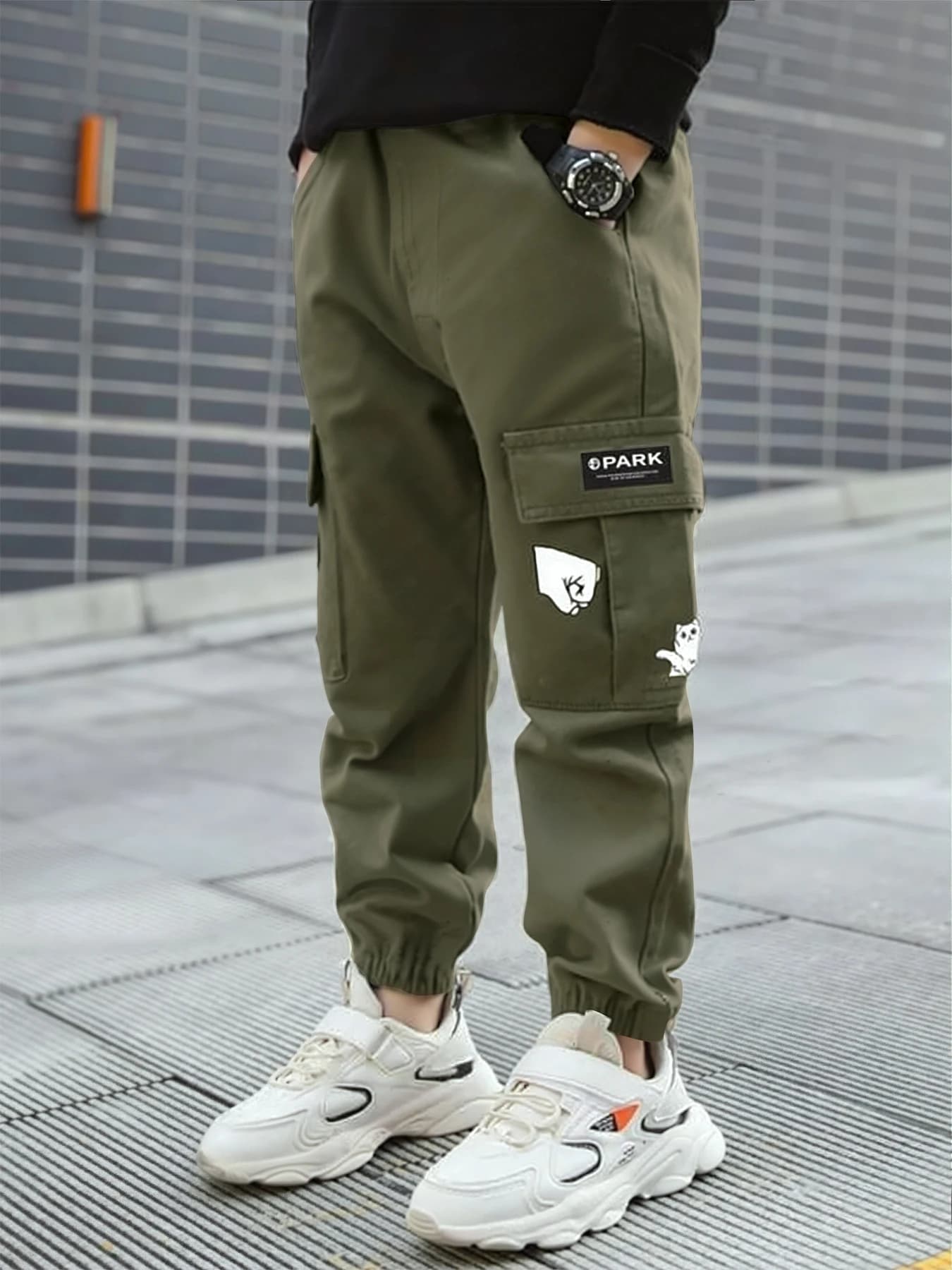 Boys' trousers, casual overalls, multi-pockets, big boys' daily clothes, elastic belts, solid colors and loose closed elastic be