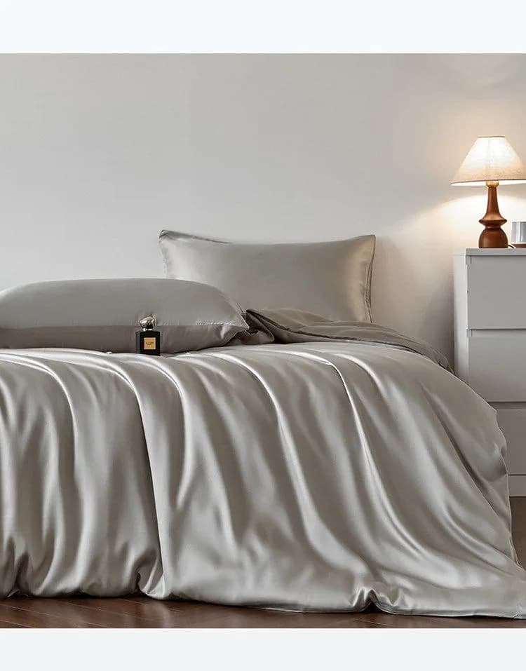 Luxury Ice Silk Bedding Set 4 Pieces for Summer, High-End Bedroom Duvet Cover & Flat Sheet Bed Linens