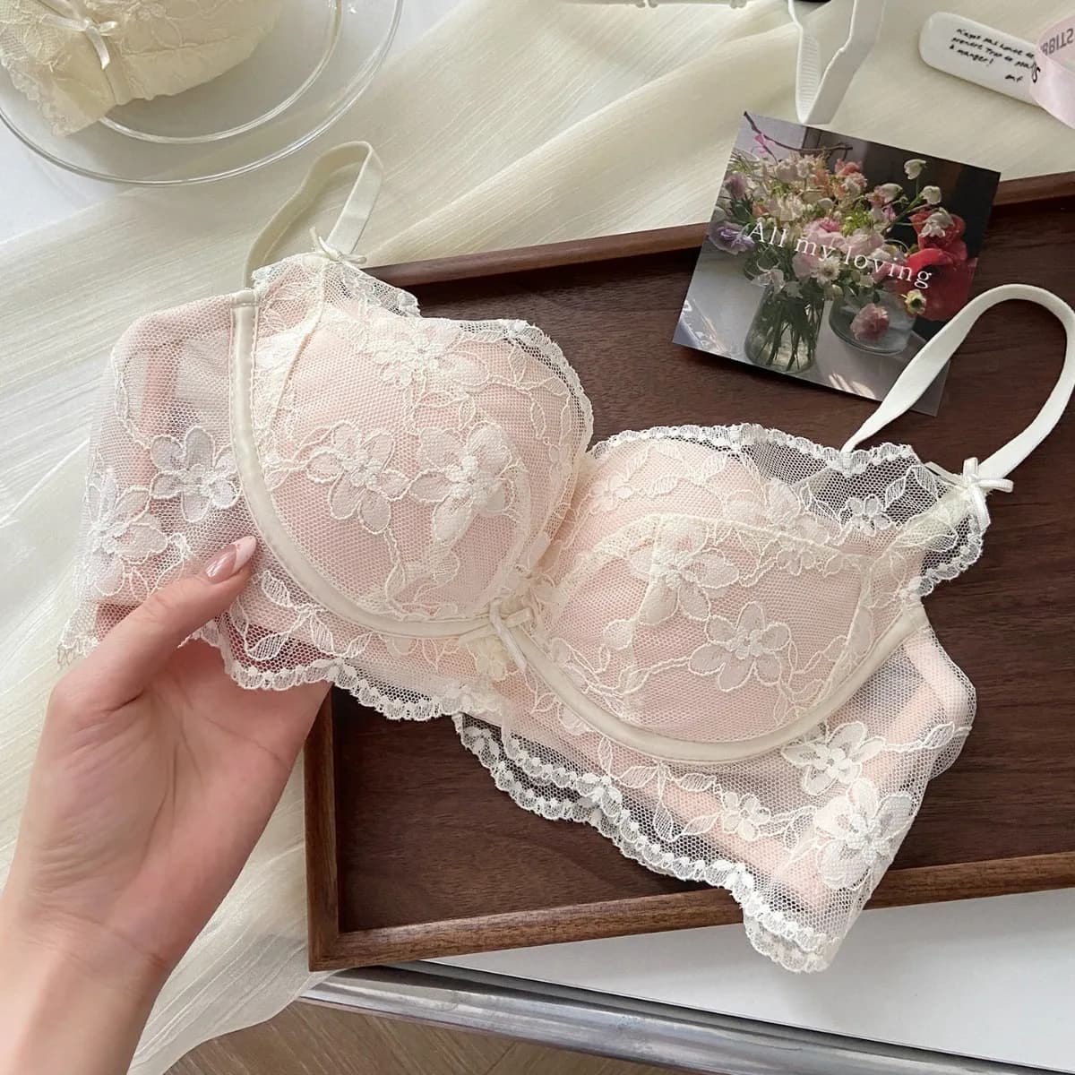 Lingerie in pizzo stile francese - Nuovo design con schiena graziosa, reggiseno che raccolle e solleva il seno