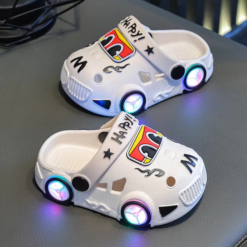 Scarpe Estive 2026 alla Moda Versatili Luminose per Bambina, Ciabatte Antiscivolo Carine a Forma di Auto per Bambino, Scarpe Classiche Luminose per Bambino, Sandali Casual da Casa