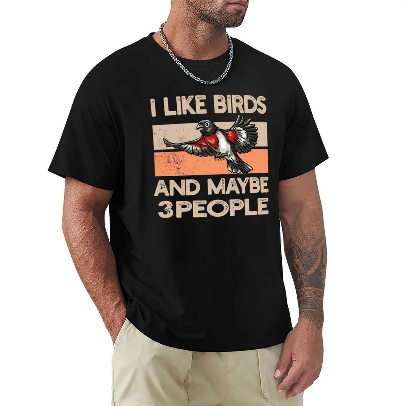Divertente maglietta con stampa artistica minimalista con scritta 'I Like Birds And Maybe 3 People'