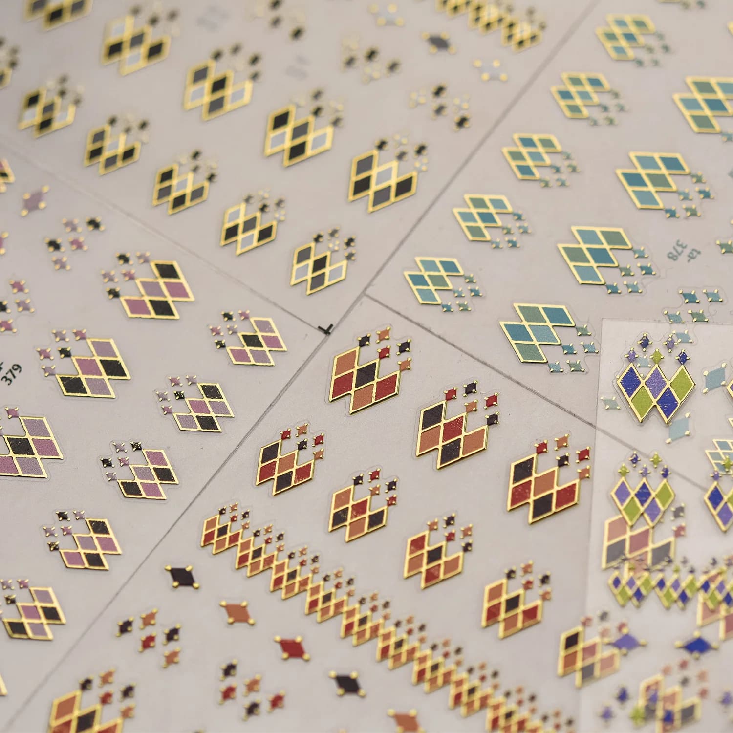Retro Grid Nail Sticker Metal Frame Diamond Grid Pattern And Tiny Star Pattern Self-adhesive Nail Decoration Sticker Accessories