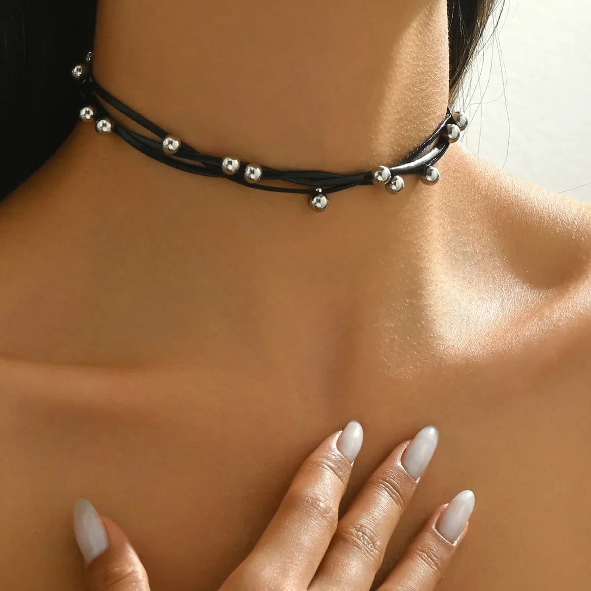 Collana girocollo cilindrica in pelle PU nera, chic, multistrato, dal design originale e di tendenza, per donna