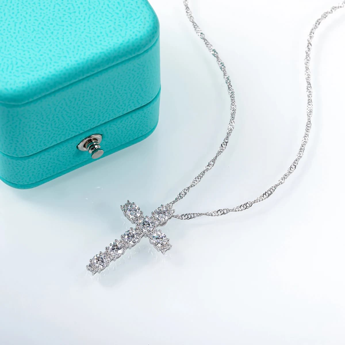2.1ct 4mm D Color VVS1 Moissanite Cross Pendant Necklace, 18K Gold Plated S925 Sterling Silver Luxury Custom Jewelry, Pass Diamond Tester Women Fashion Necklace Wholesale