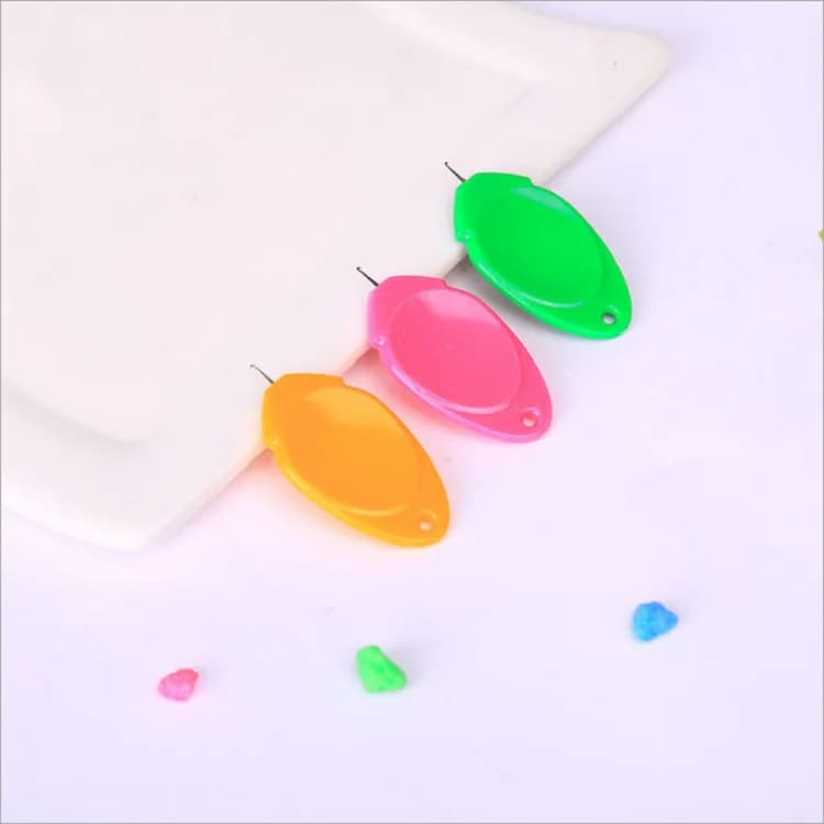 Confezione da 5 pezzi, colore casuale, macchina per infilare il filo a mano, accessori per cucito fai da te, ago per macchina per infilare il filo