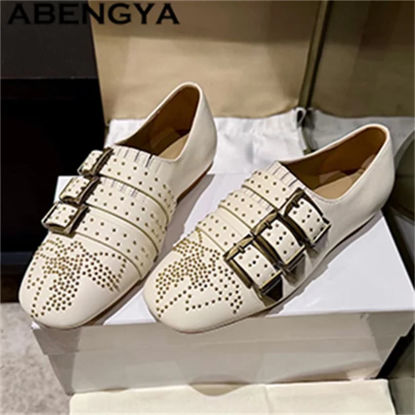Mocassini in Vera Pelle con Rivetti Metallici, Scarpe Basse da Donna con Fibbia in Stile Inglese, Scarpe Casual Eleganti, Scarpe da Passeggio alla Moda