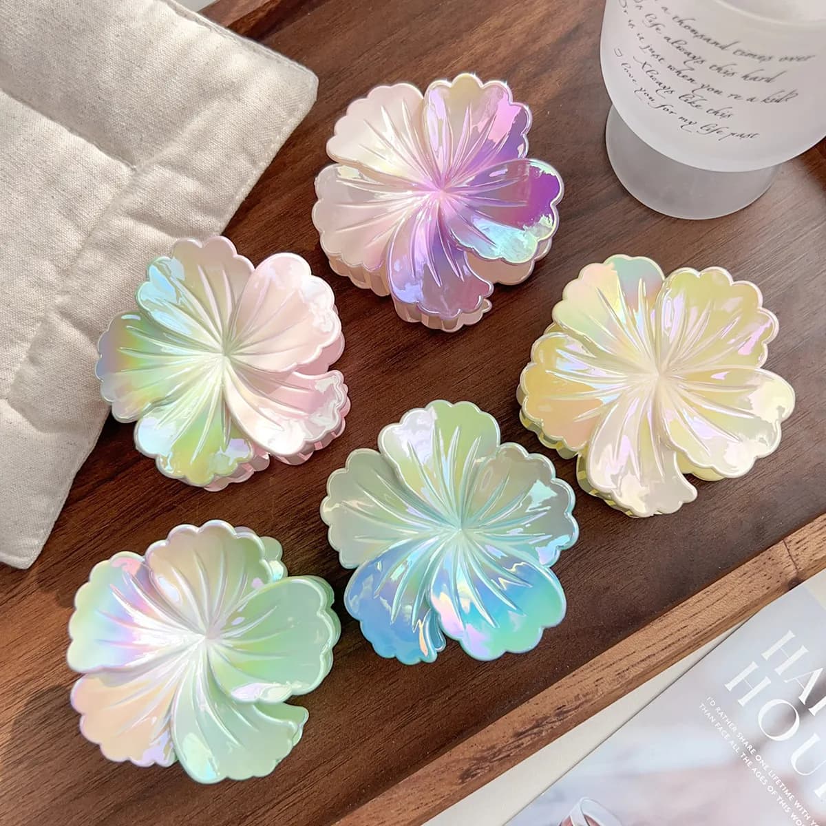 Fermaglio per capelli Frangipani sfumato colorato, stile vacanza di alta gamma, accessorio per acconciature a coda di cavallo, fermaglio a squalo per donna