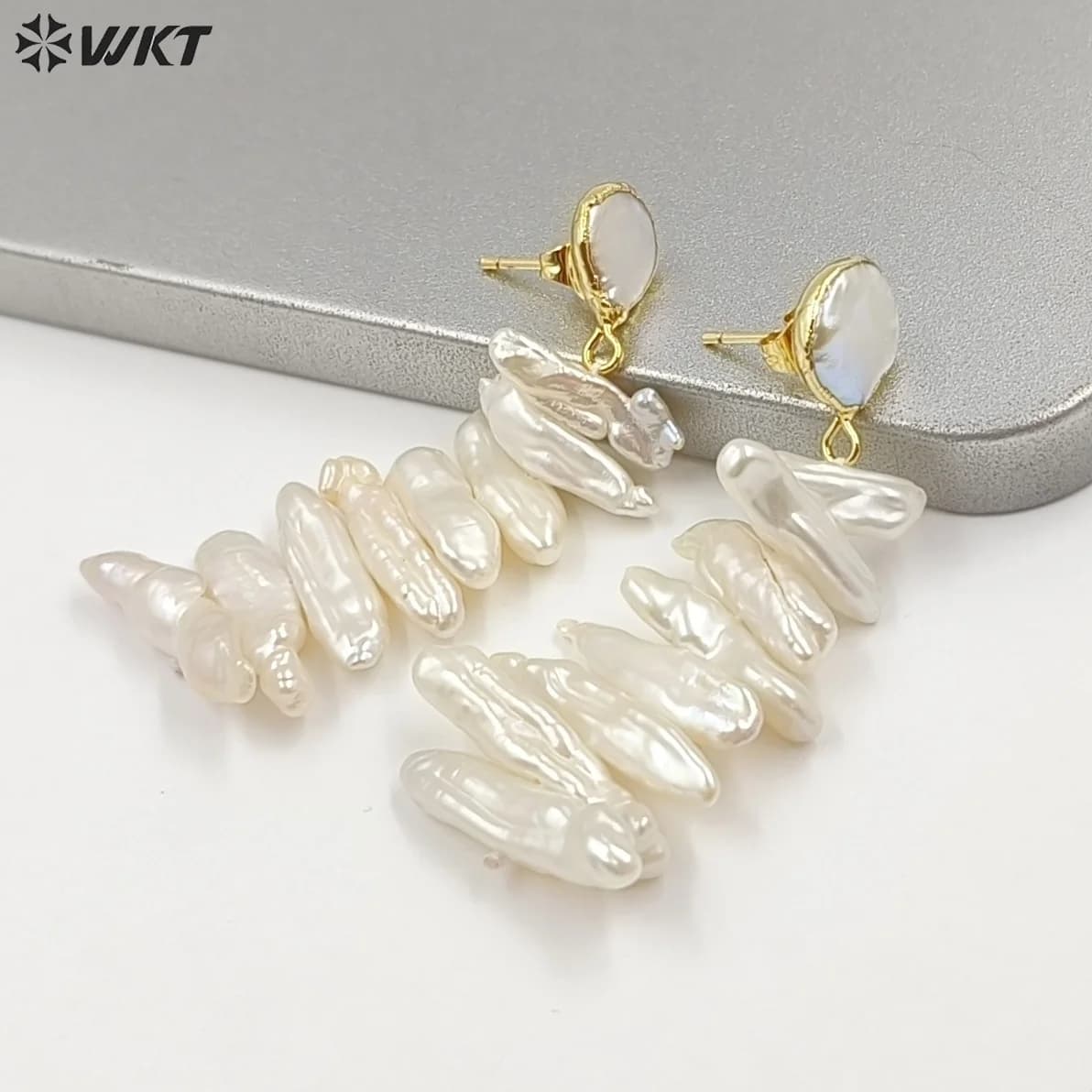 Orecchini a perla di forma irregolare WT-E498, a lobo tondo con barra lunga, gioielli da sposa, accessori da banchetto in vera perla d'acqua dolce naturale