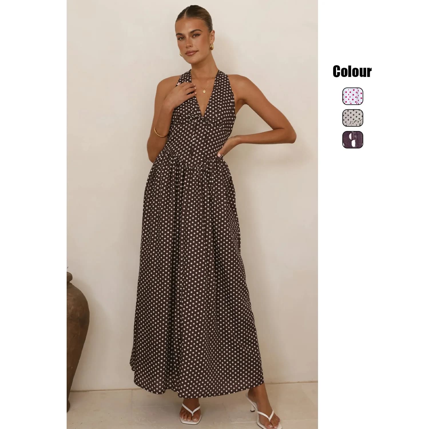 Abito Resort 2026 con Stampa a Pois, Halterneck e Scollo a V Profondo