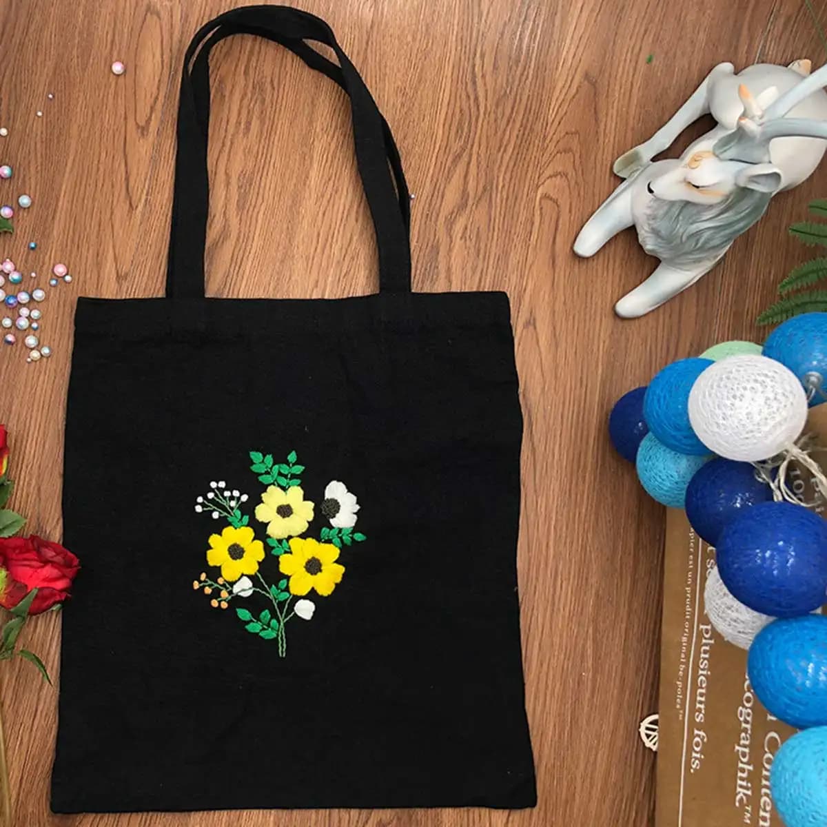 Kit da ricamo incompiuto Borsa per la spesa a spalla nera con fiori Borsa casual per cucire Set punto croce Confezione di materiali per strumenti di filo
