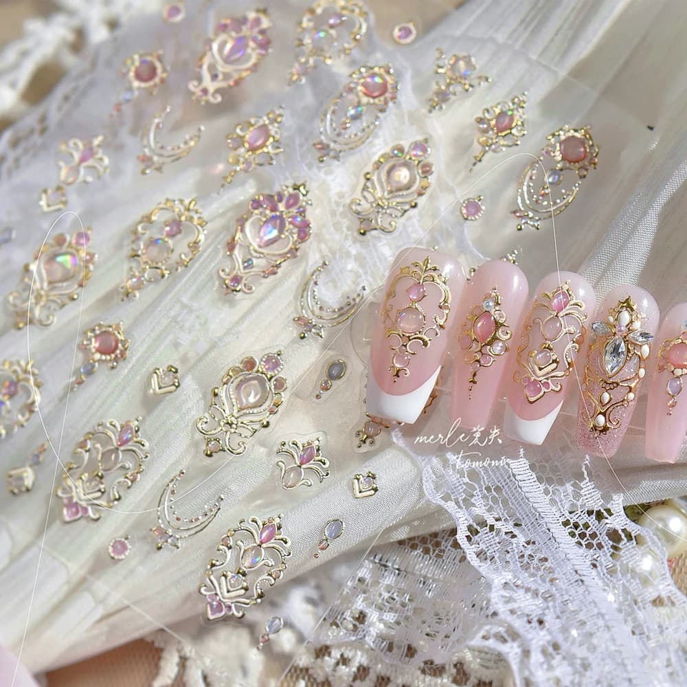 Eleganti adesivi per nail art 5D con scettro dorato Splendide pietre preziose di lusso con motivo cortale, cornice per collana, decalcomanie per manicure autoadesive