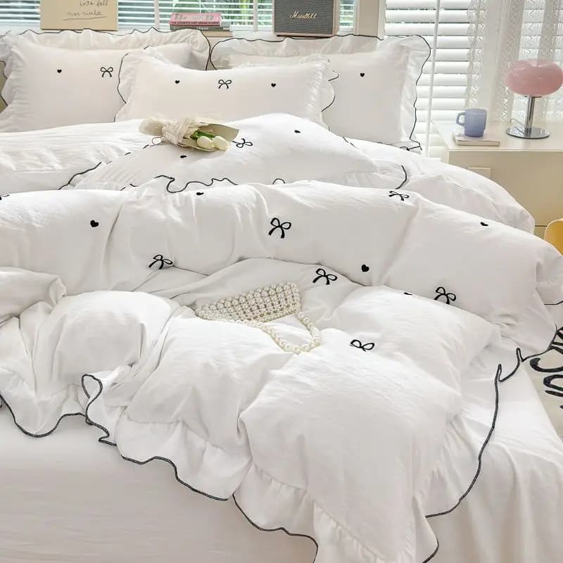 Set of four pieces in lace style French princess Set cotton embroidered duvet Set of three-piece sheet with heart shaped bow