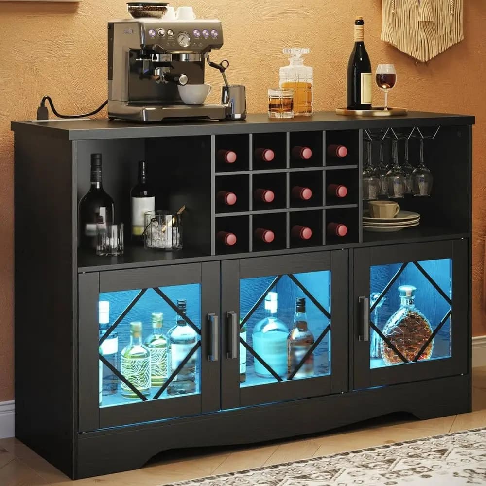 Mobile Bar con Presa di Corrente, Armadietto per Liquori con Portabottiglie e Portabicchieri, Cantinetta Vini Autoportante con Luce LED per Cucina