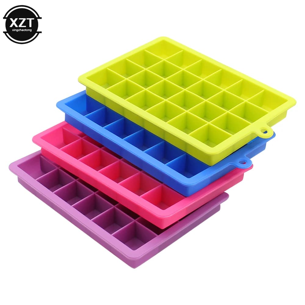 Stampi per vassoi per cubetti di ghiaccio in silicone con coperchio Forma quadrata Creatore di cubetti di ghiaccio Stampo per ghiaccioli di frutta Stampo per cubetti di ghiaccio Forme 24 griglie