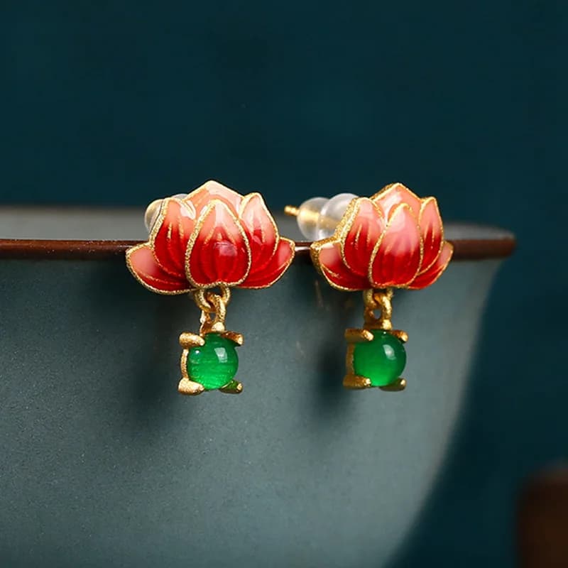 Orecchini di loto di giada verde reale Pietra regalo da donna Orecchini a bottone intagliati Talismani di design di lusso Gioielli naturali Fortunati
