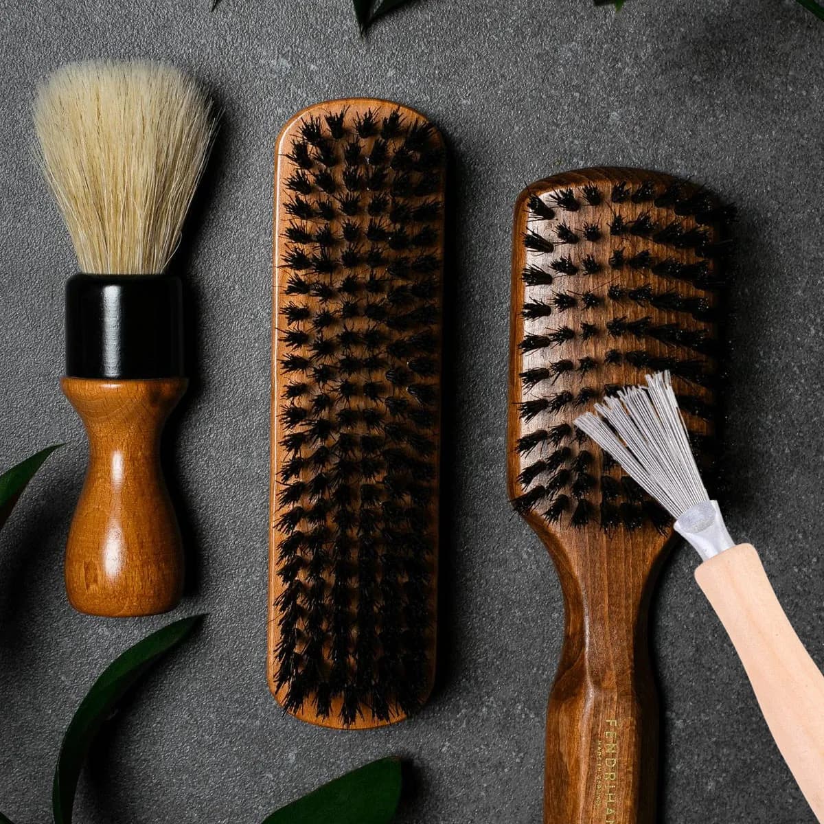 2 Pieces Pulisci-Pettini Ergonomic with Wooden Handle and Metal Tooths Robusts for Quick Removal of Hair from Pettini and Brushes