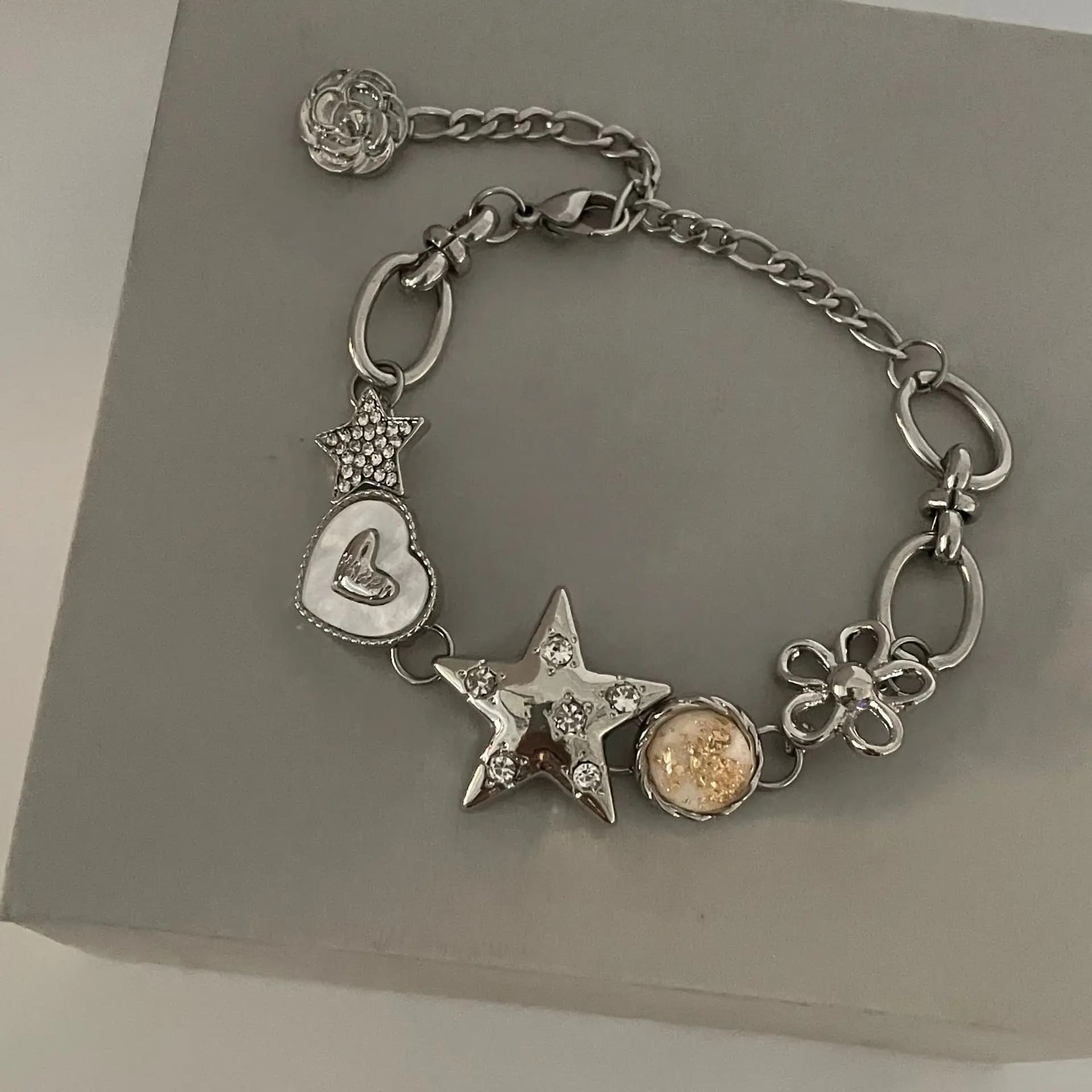 Braccialetto con Catena a Cuore e Stella in Stile Y2K Argentato, Elegante Braccialetto con Perline per Donne, Regalo Perfetto per Amanti della Moda