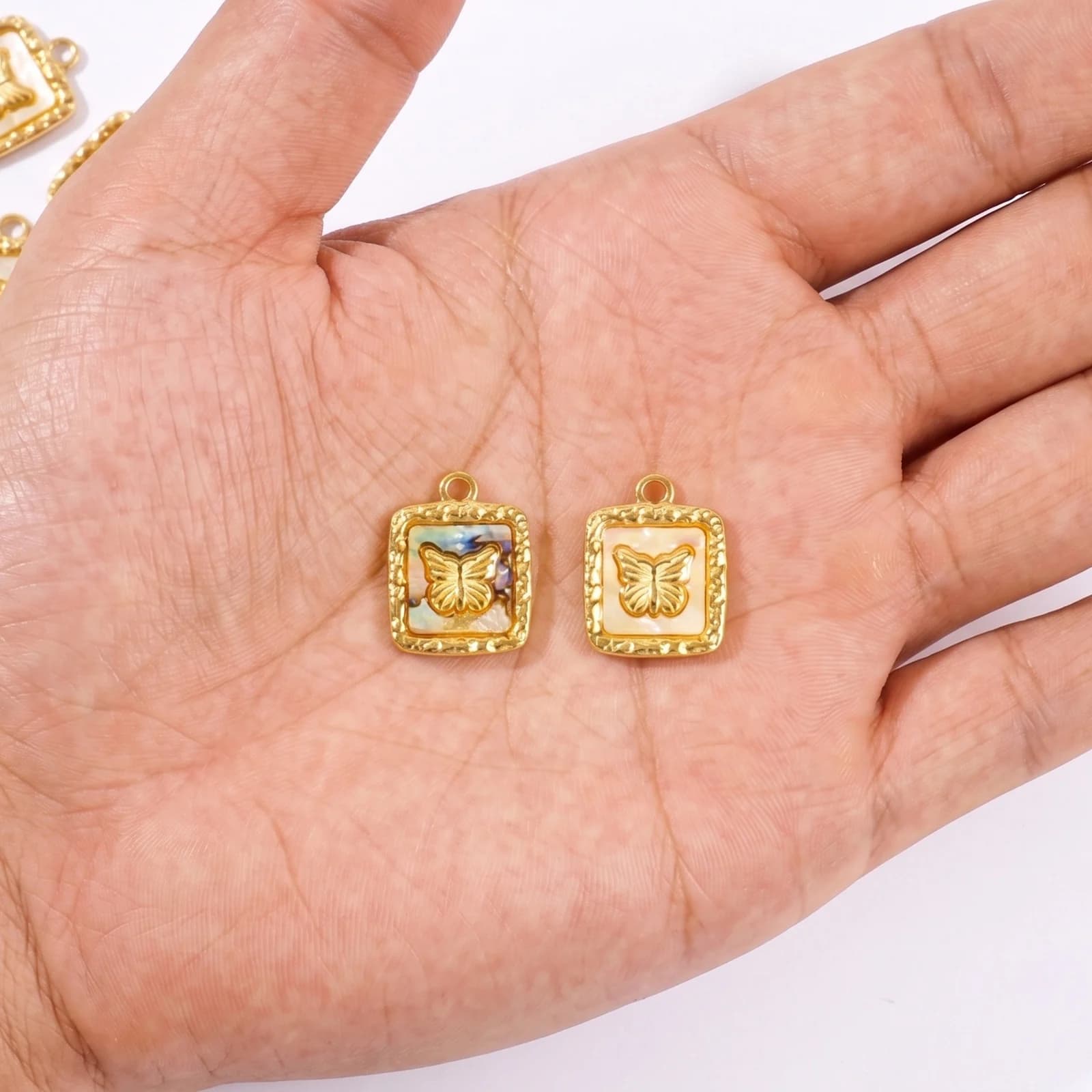 2 Pezzi Ciondoli in Acciaio Inossidabile 304 a Forma di Farfalla Quadrata, Placcati in Oro 18K, per Creazione di Gioielli Fai-da-Te, 19,5mm x 15mm