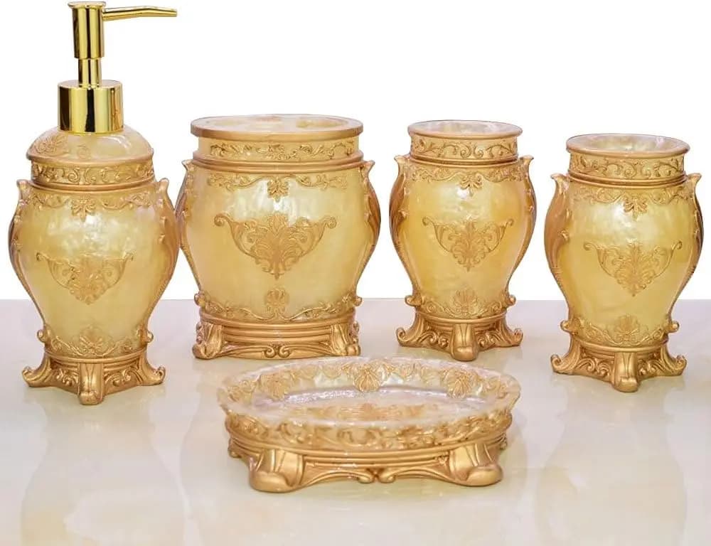 Set di 5 Accessori per Bagno in Finitura Dorata: Dispenser Sapone, Portaspazzolino, Bicchiere, Portasapone