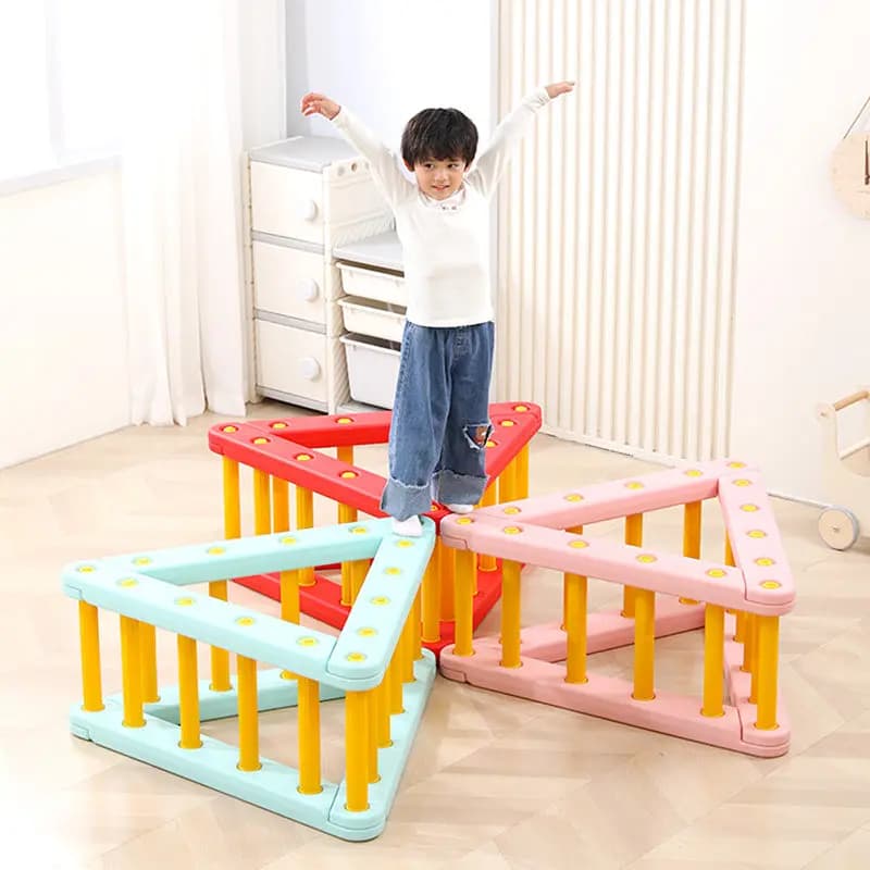 Attrezzatura Montessori per l'Integrazione Sensoriale dei Bambini, Tavola di Equilibrio a Ponte Singolo per Uso Domestico, Struttura Triangolare per Arrampicata