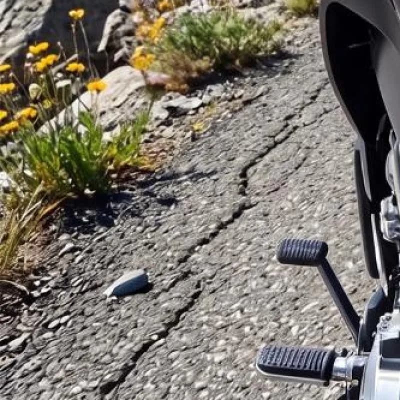 2K Motorcycle Dash Cam Loops Overwrite Wifi Bike Recorder Weather Resist Lightweight Mini Bike Dashcam for Motorcycle Commuting