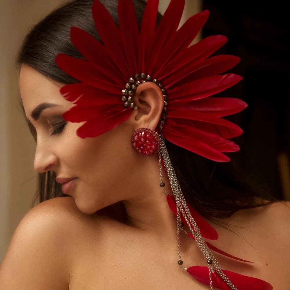 Nuovo stile unico orecchini pendenti con piume rosse ballo in maschera nappa accessori pendenti gioielli per le donne abbigliamento da festa alla moda