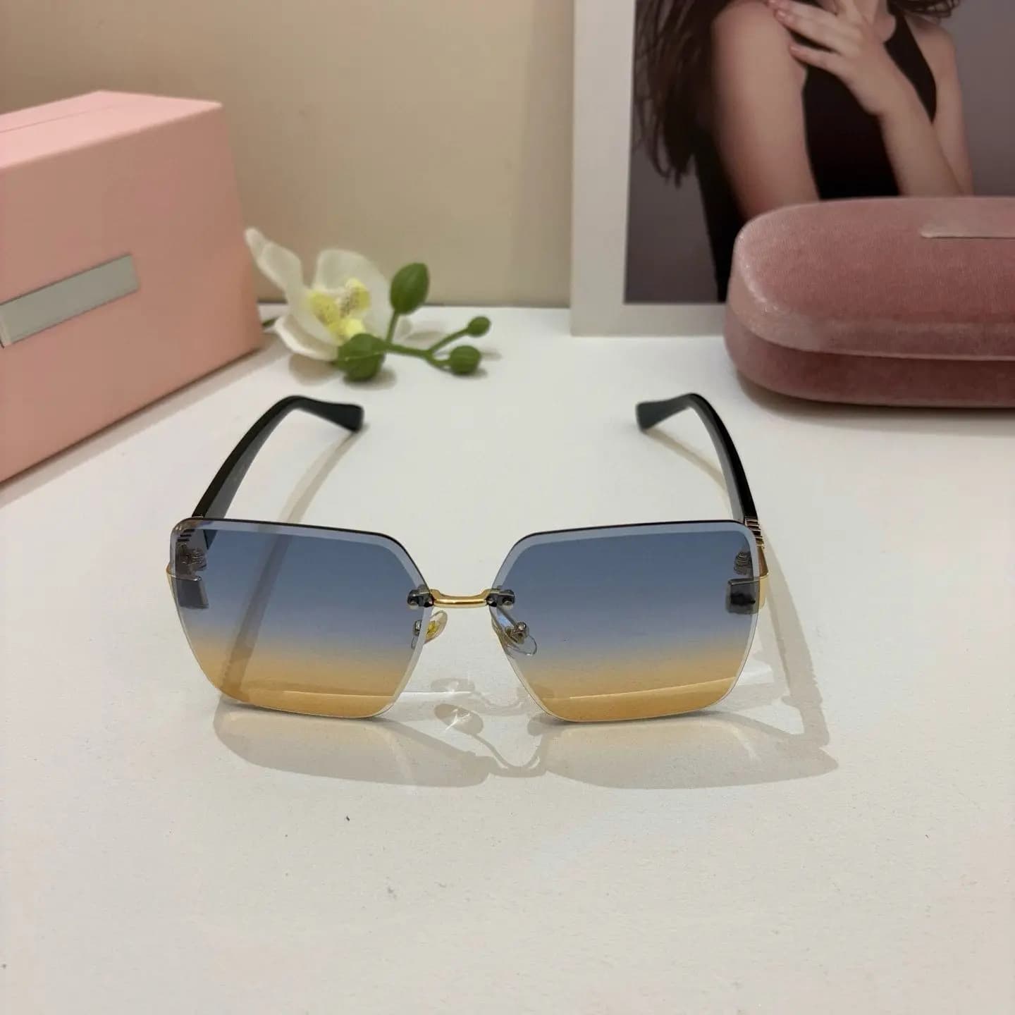 Occhiali da sole in metallo alla moda con montatura quadrata classica unisex