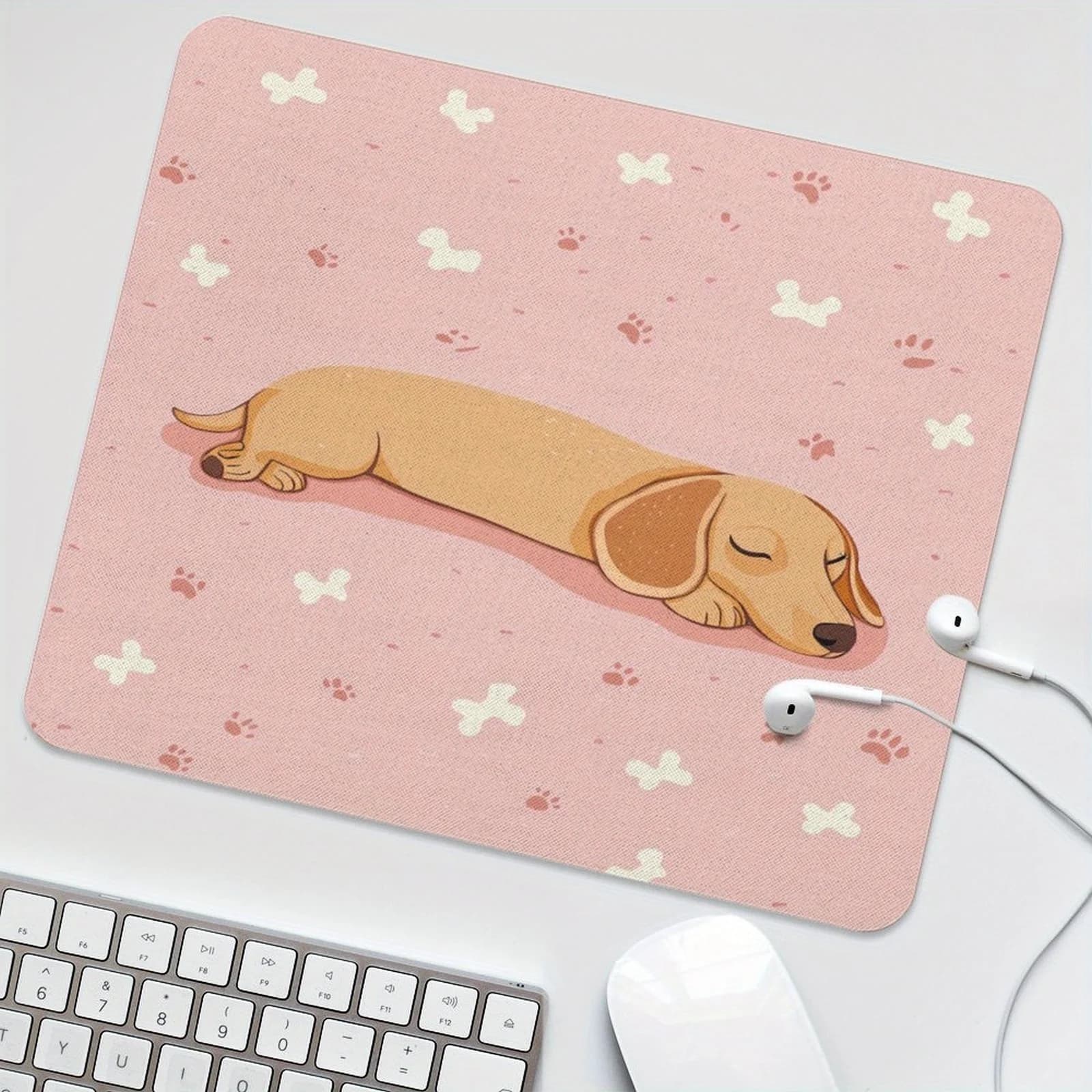 Simpatico tappetino per mouse per cuccioli di bassotto che dorme, tappetino da tavolo antiscivolo con stampa di zampe rosa, scelta ideale per giocatori di ufficio