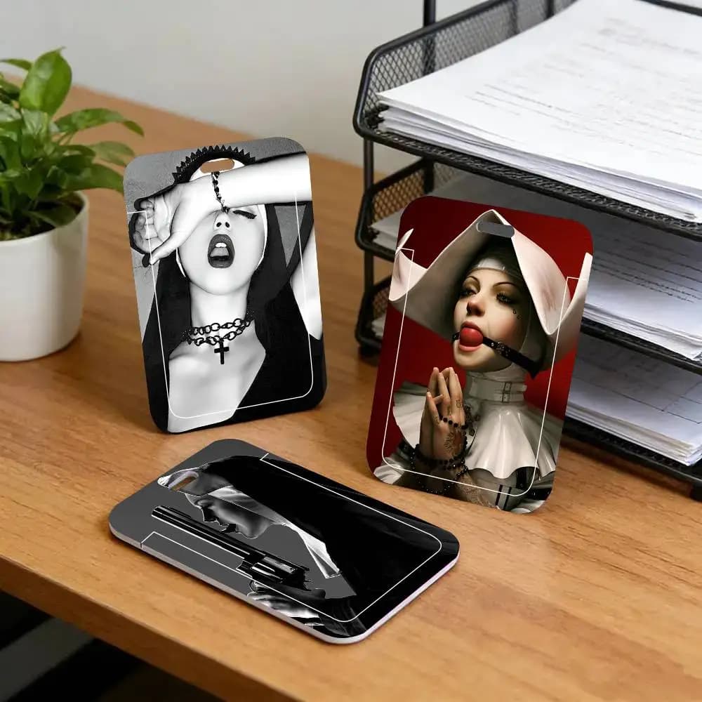 Porta carte con cordino nero Sister Nun per tessere studentesche, carte per pasti e documenti di riconoscimento scolastici