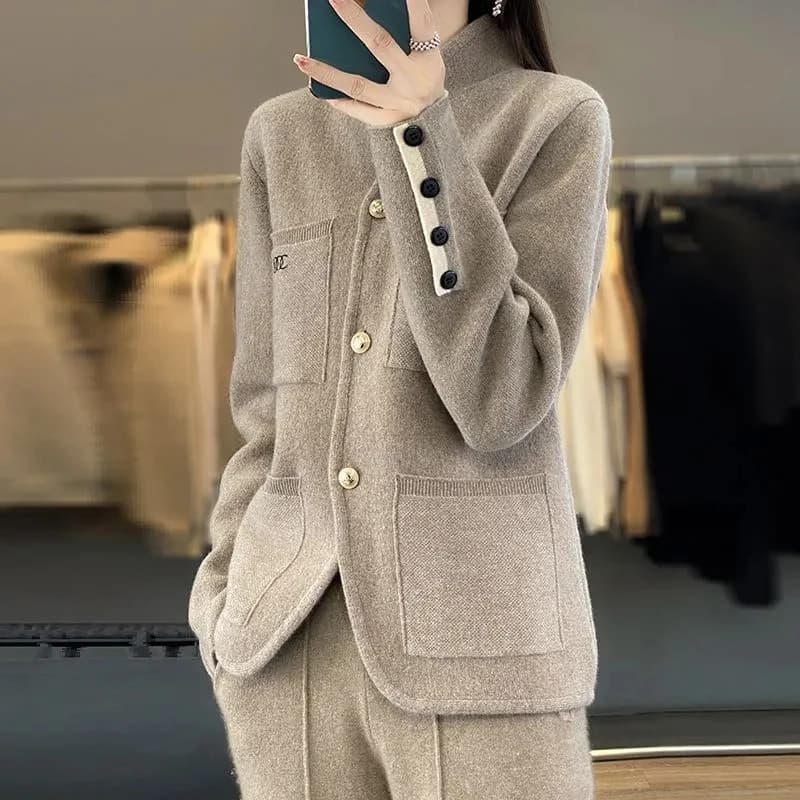 2024 autunno e inverno nuovo stile maglione cardigan colletto alla coreana addensato Joker cappotto lavorato a maglia tinta unita esplosioni