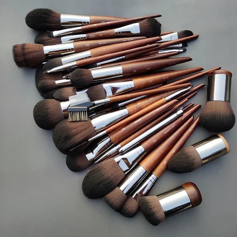 Professional make-up brush for fading shade powder headlight contour eyebrow concealer lining synthetic bristles