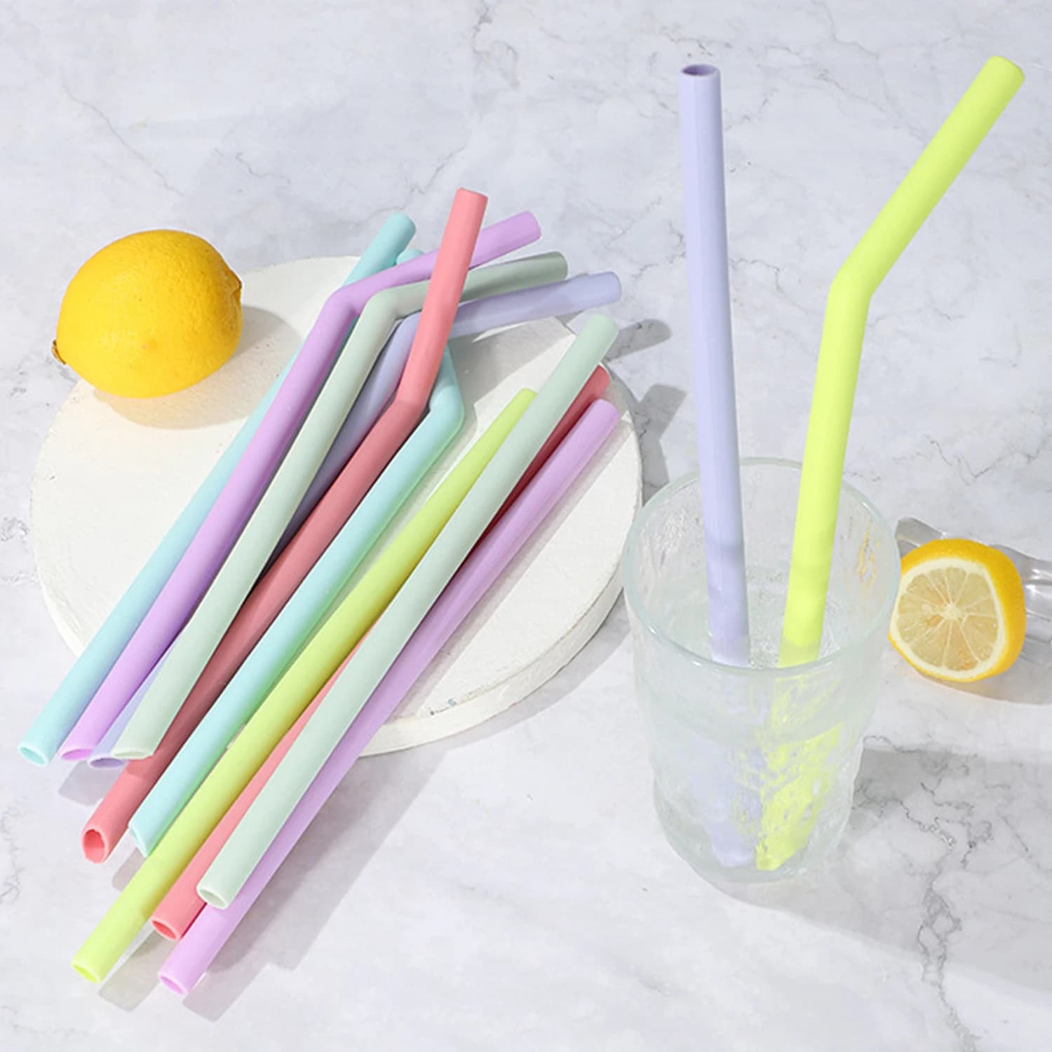 Silicone reusable strawberries set with cleaning brushes, for water, milk, juices, smoothies, flexible portable straws, straight and folded