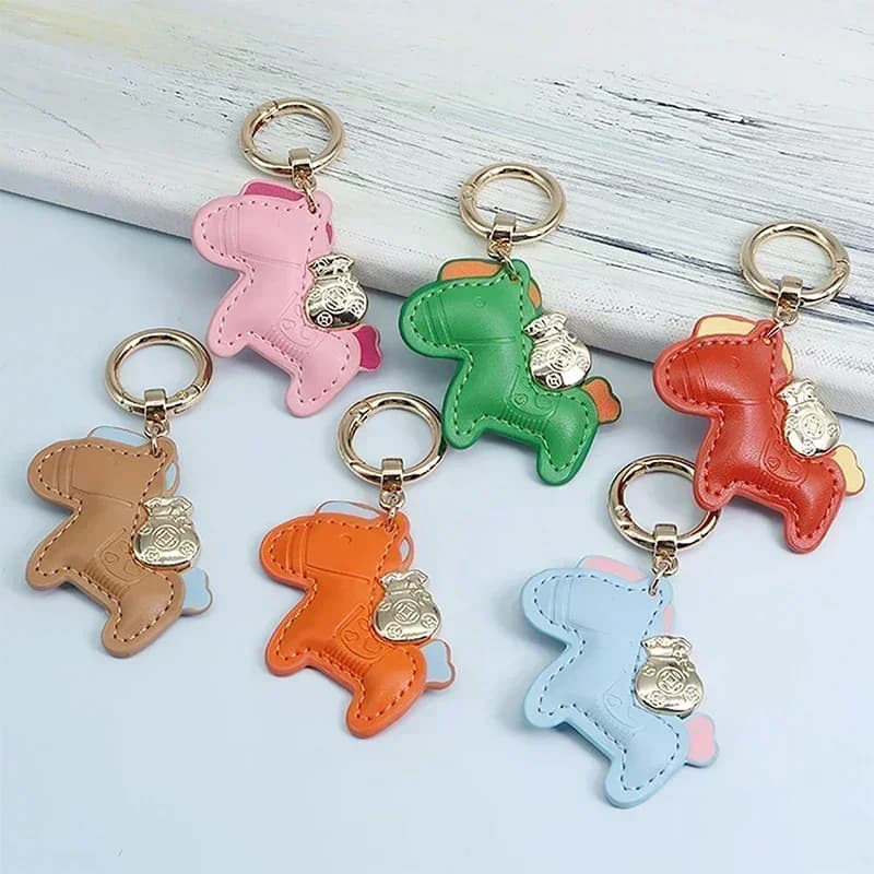 Horse keychain PU leather animal PU leather clothes hanger Car keychain portable wallet PU fashion bag pendant bag