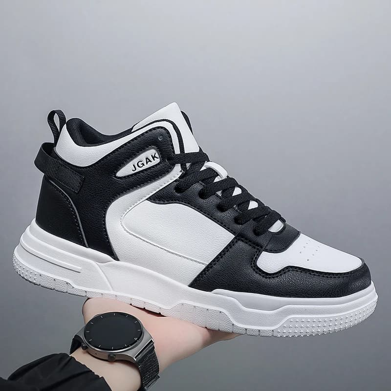 Men's high size sports shoes casual sneakers in leather Fashionable fashionable skateboard shoes by men Zapatillas Deportivas Hombre