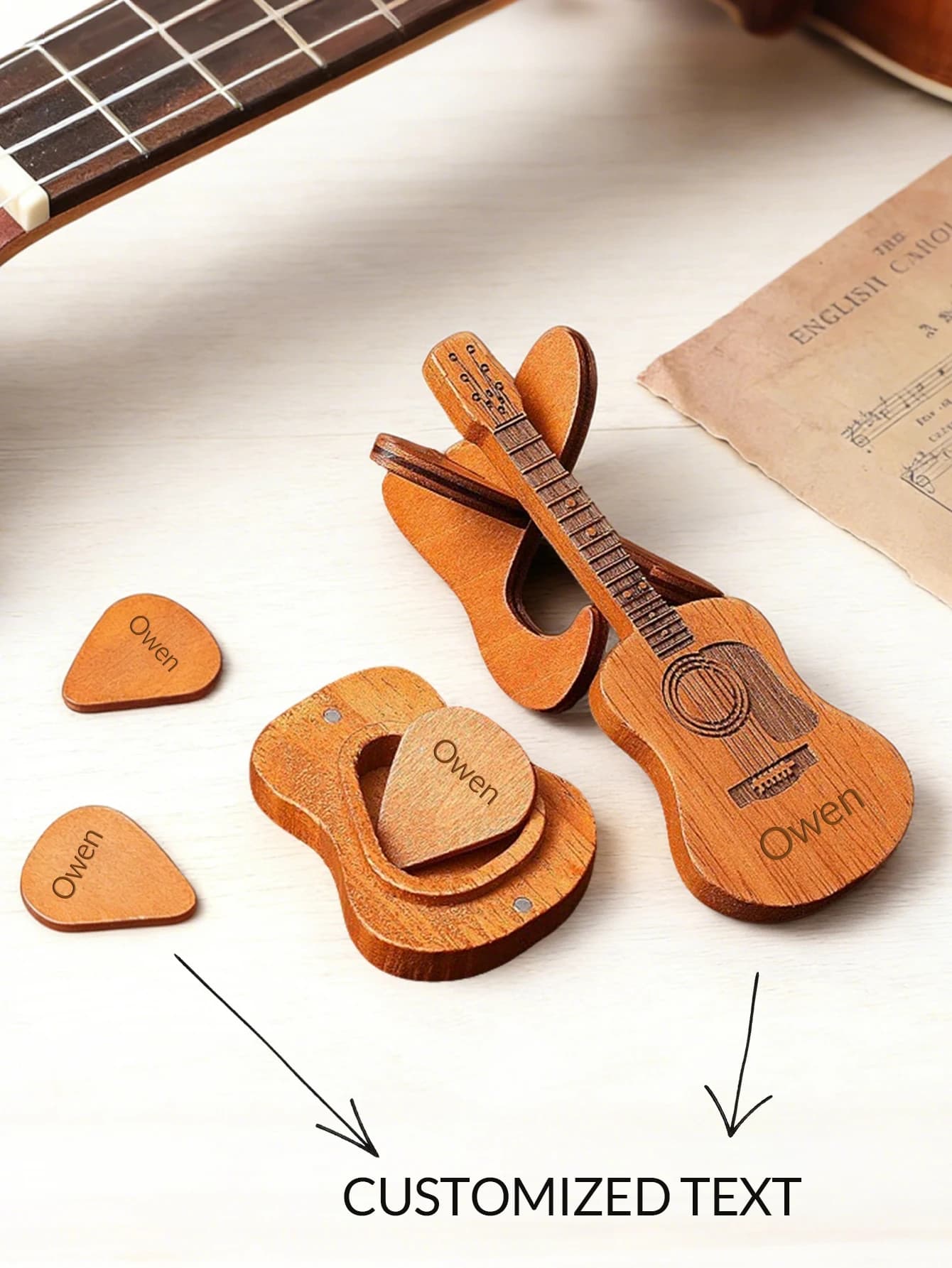 Porta Plettri per Chitarra in Legno Personalizzato con Incisione, Custodia a Forma di Chitarra per Chitarristi e Amanti della Musica