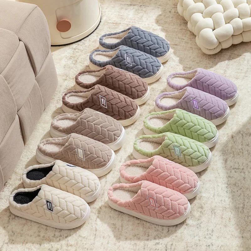 Pantofole in cotone da uomo inverno nuova coppia coperta casa calda e antiscivolo borsa in peluche con scarpe di cotone velluto aggiunto da donna