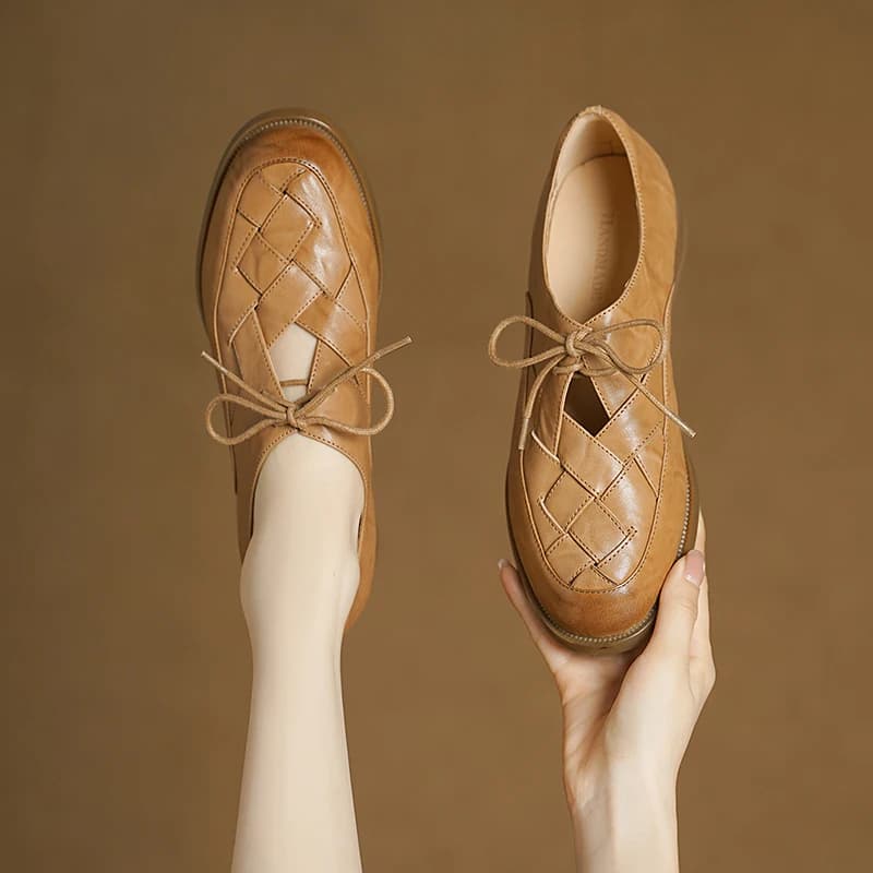 Moccasins in real leather braided with laces and big heel, round toe, soft sole, comfortable casual shoes